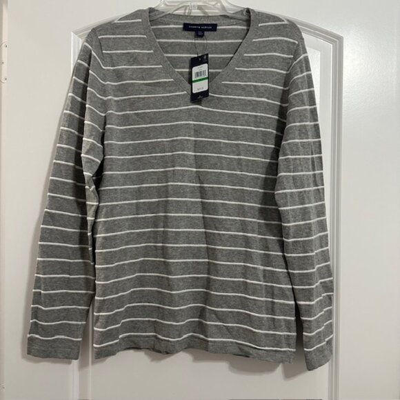 NWT Tommy Hilfiger Women's V-neck Sweater Sz L - Picture 1 of 5